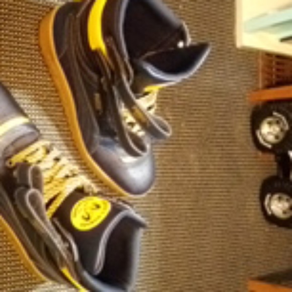 Sz 8 Puma contact David T. Howard - Picture 2 of 2